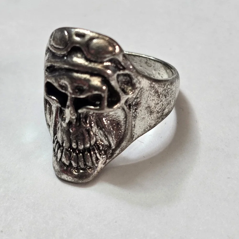 New Vintage Silver Tone Skull Ring Men Women Size 11 Goth Biker Punk Heavy Metal